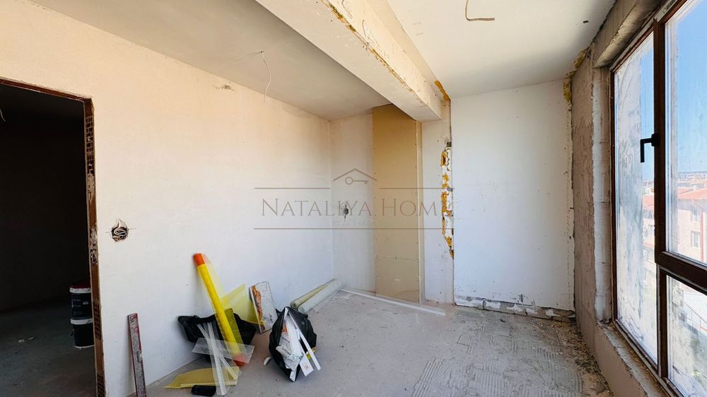 Продава се Четиристаен апартамент в Бургас, Сарафово - 155 кв.м за 1078 €/кв.м - Снимка #5