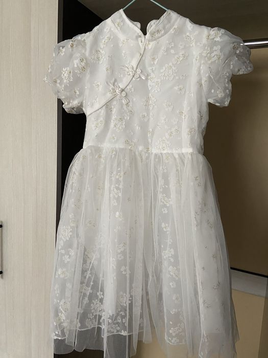 Продам платья на утренники