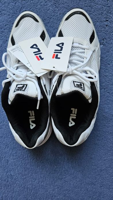Продам кроссовки FilA