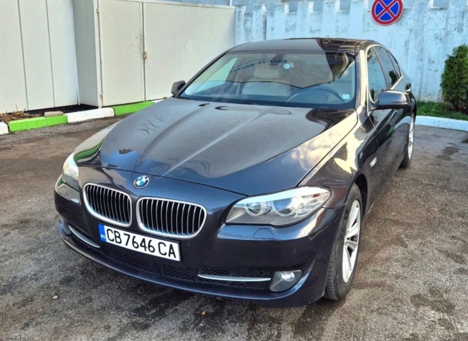 Автомобил BMW 523