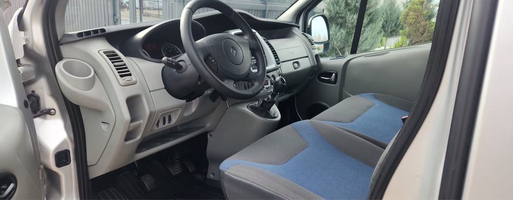 Renault Trafic 8+1 locuri