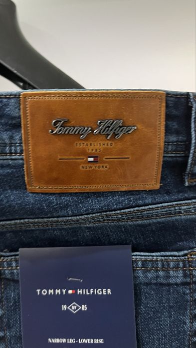 Нов модел дънки TOMMY HILFIGER.Жестоки.Налина серия от 31ви до 38ми р.