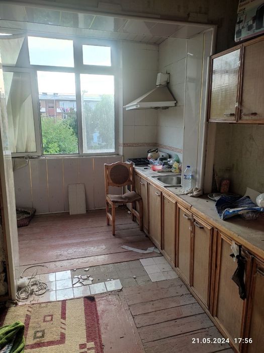 Тошкент ш. Олмазор туман, Қорақамиш 2/4 да 5 хонали квартира сотилади