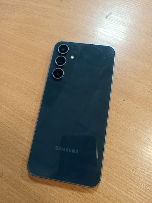 Продам Samsung s23fe