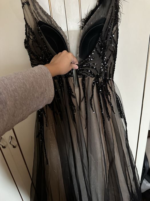 Бална рокля с гол гръб