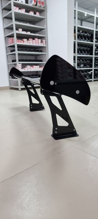 Продам спойлер на любое авто