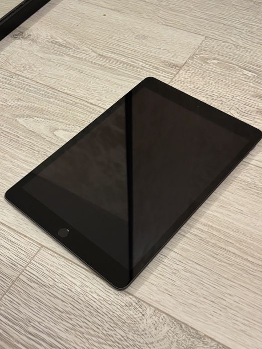 Продам iPad 10.2 версия (2021 года)