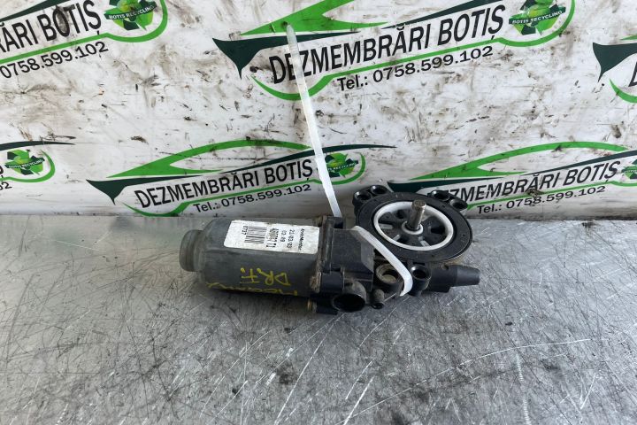 Motoras macara geam fata dreapta Renault Megane a 2-a generatie