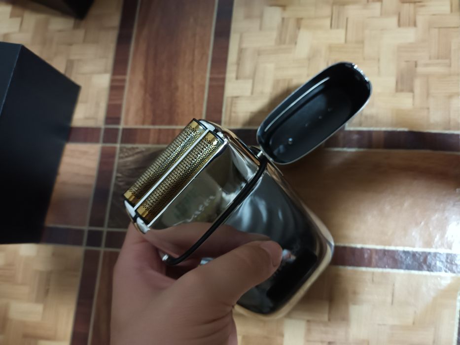 Soqol oladigan elektronik britva sotiladi