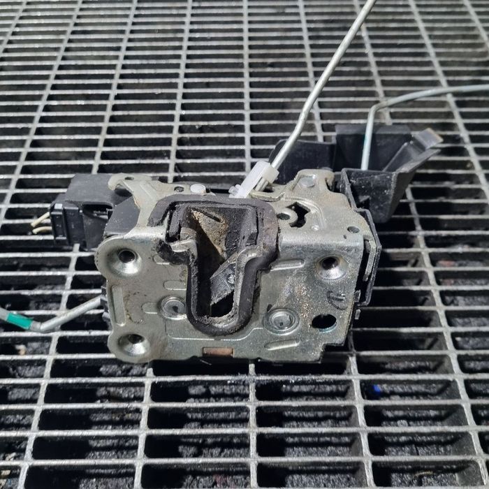 Broasca usa dreapta fata Dacia Duster 2010 - 2013 SUV 4 Usi (934)