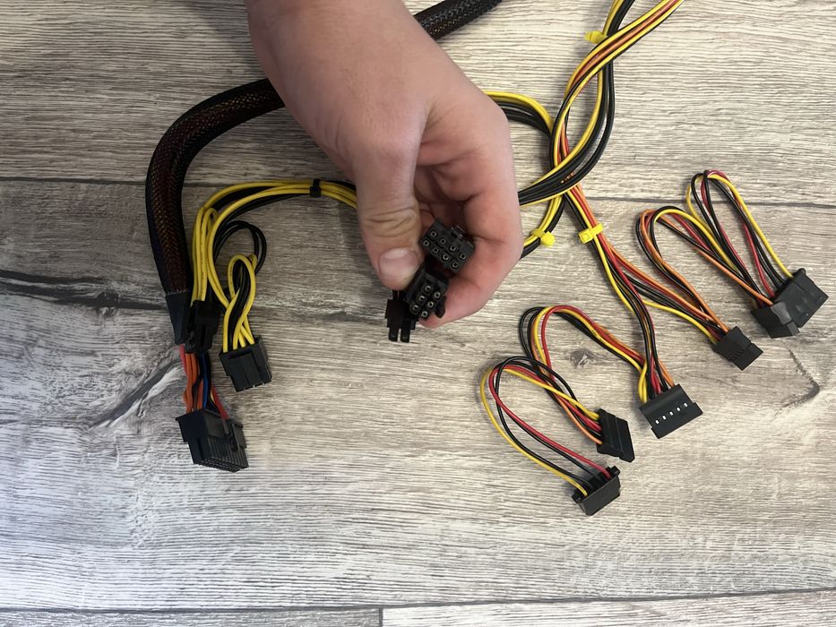 Продам блок питания PcCooler