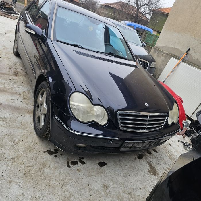 W203 мерцедес  C240  170k.s бензин.