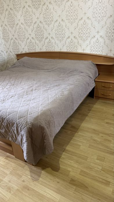 Продам спальный гарнитур