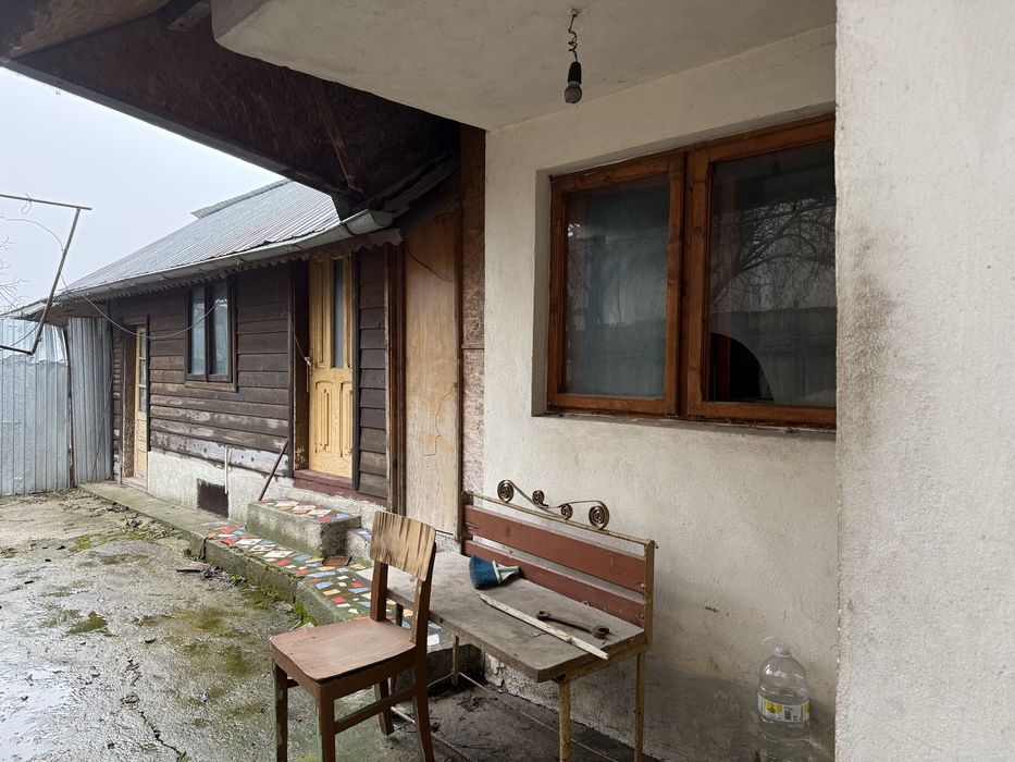 Se vinde casă cu teren ,Sat comisani ,preț in €