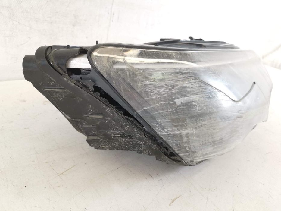 Десен фар / Far Dreapta Full Led Audi A6 C8 Оригинален Повреден