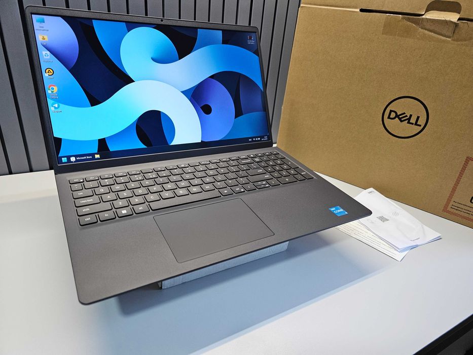 ПРОДАМ Dell Vostro 3520 Ноутбук Core™i3-1215U/8GB/256SSD/15.6"iPSFulHD