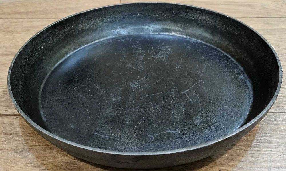 Чугунная сковородка производство СССР  d. 25 см.