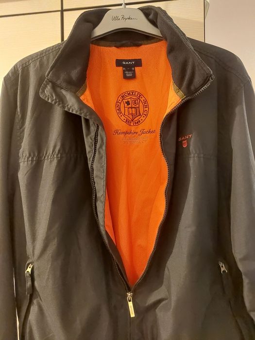 Продавам пролетно мъжко яке GANT L