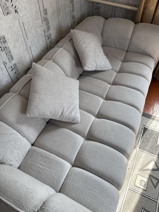 Диван бескаркасный