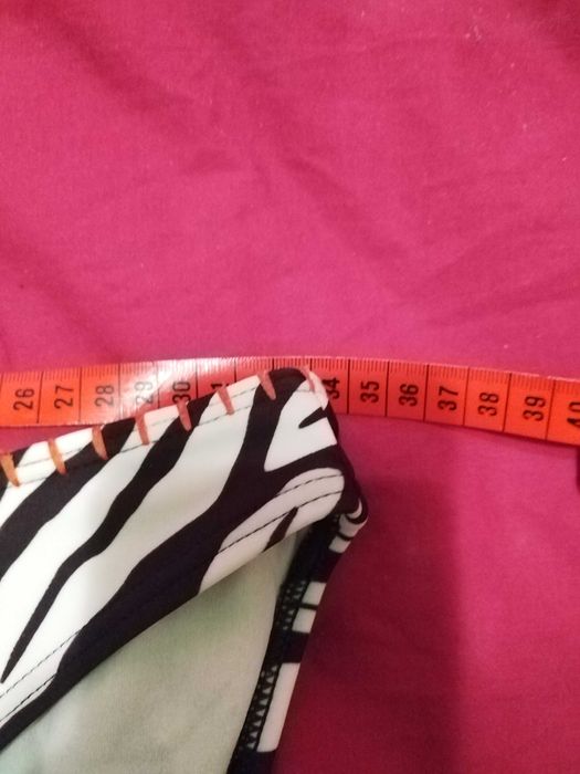 Slip de baie alb cu negru, de la: Hlnkemoller, marimea: EUR 36! Purtat