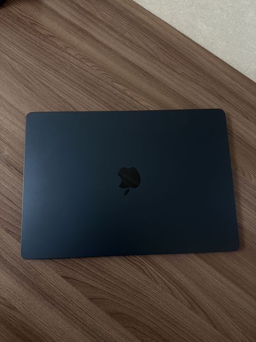 Продам Macbook Air M5