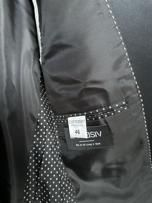 Vand 2 Costume barbati Expresiv