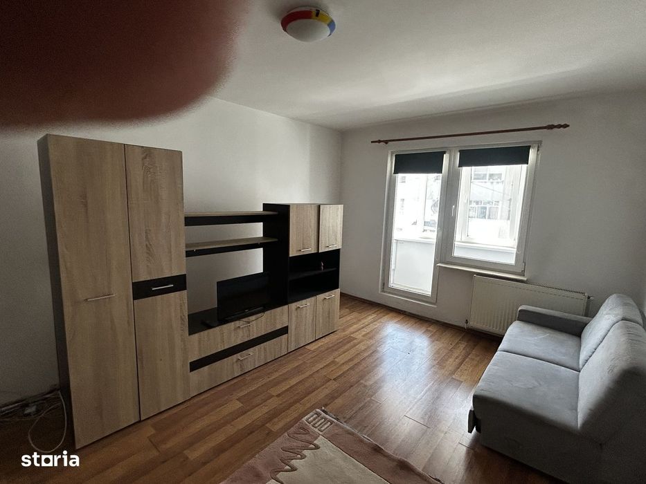 Apartament decomandat, etaj 1, izolat cu balcon inchis, Baragan.