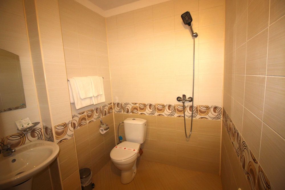 Хотел с басейн в с. Балани, общ. Габрово