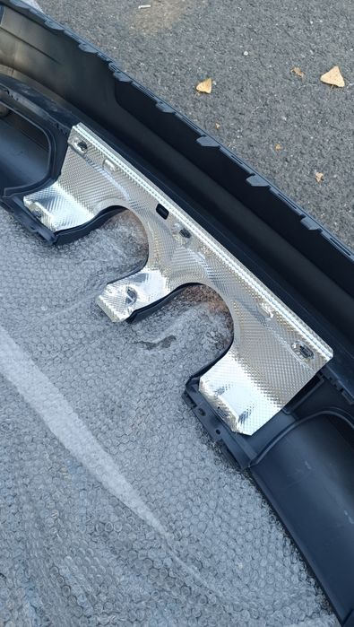 •Спойлер / Тунинг добавка за задна броня R32 стил за Volkswagen Golf 5