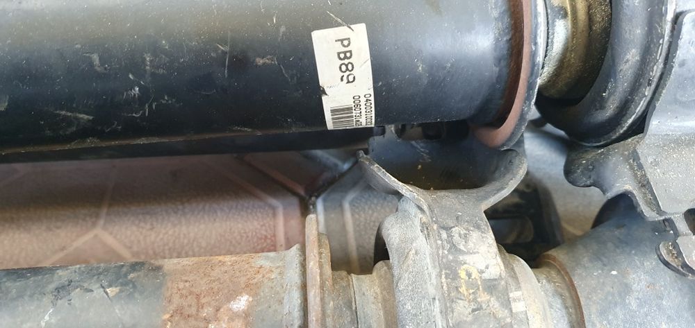 Карданный вал на лексус RX 330.