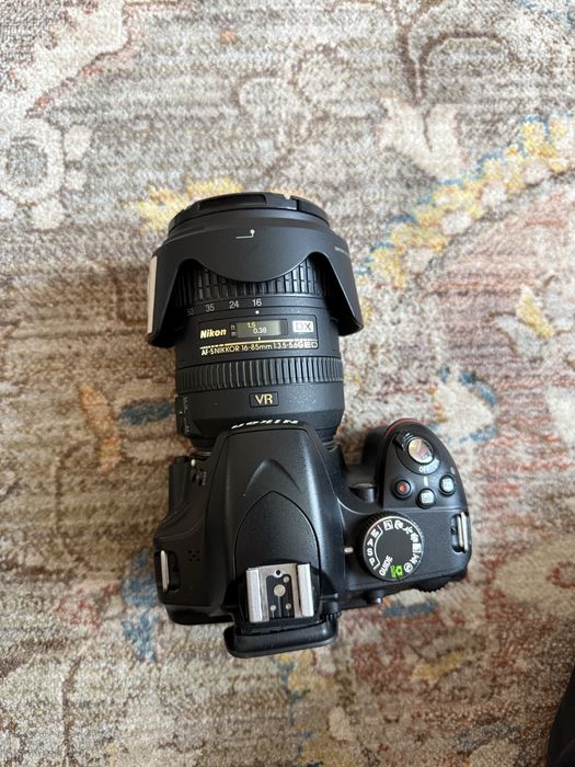 Nikon AF-S DX 16-85mm f/3.5-5.6G ED VR + Nikon D3200 + studio foto – pachet complet | 1.3000 lei