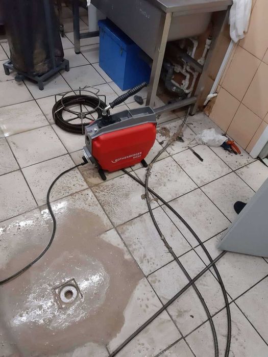 Чистка канализации услуги сантехника  прочистка канализации аппаратом