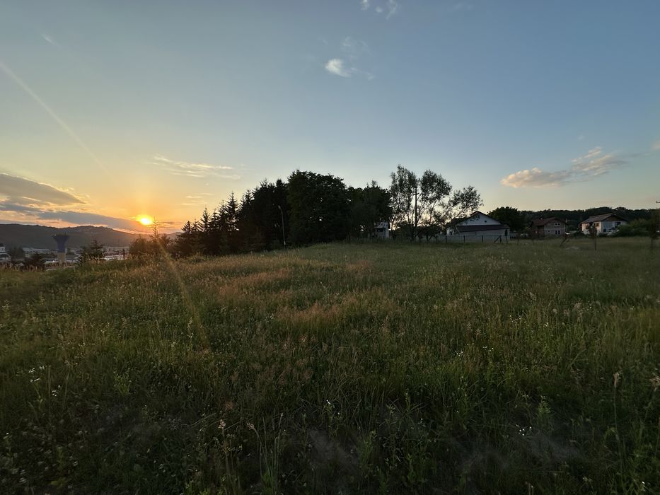 Loturi de teren Pucioasa zona linistita cu vedere panoramica
