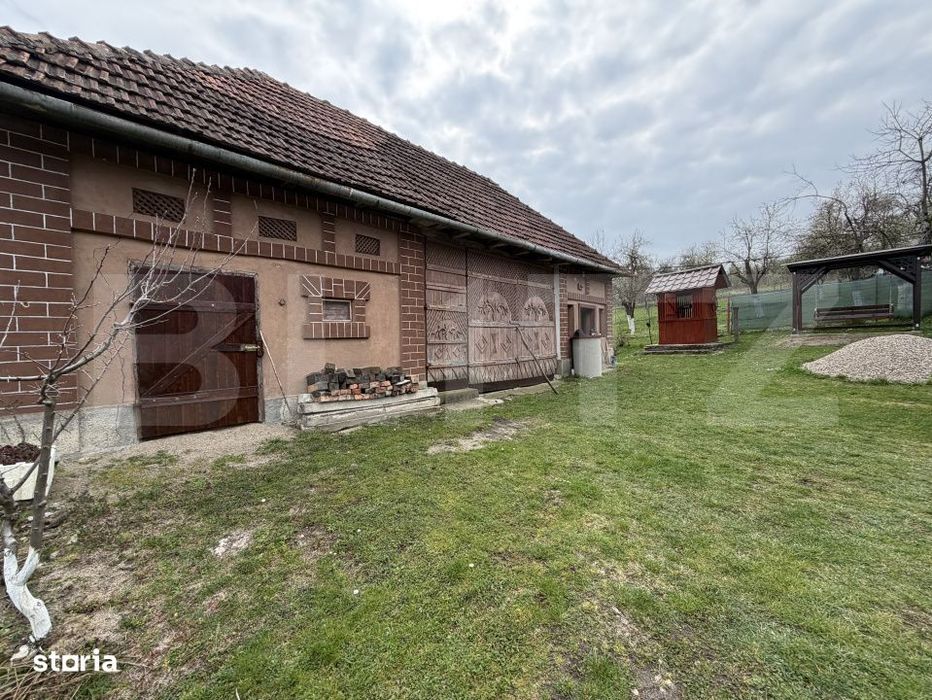 Casa cu 3 camere in suprafata de 80 mp si un teren de 2000 mp