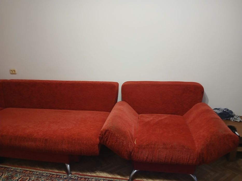 Продам диван  б/у