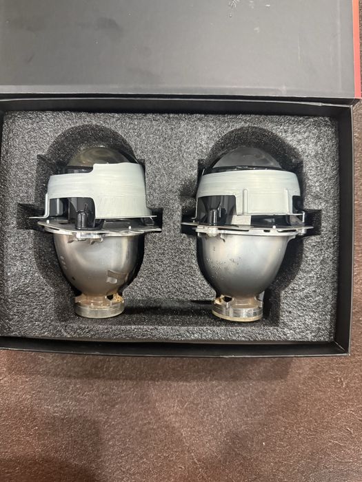 Линза на камри 40