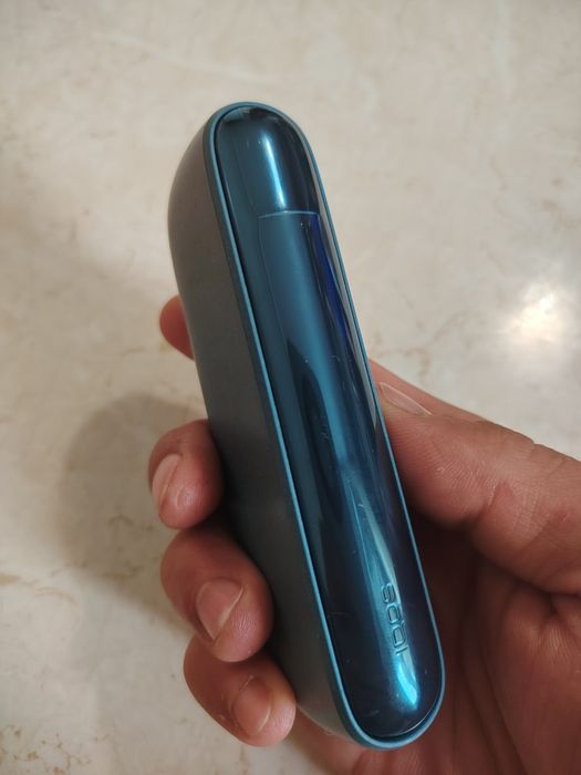 Vând Iqos iluma blue, ofer și incarcator