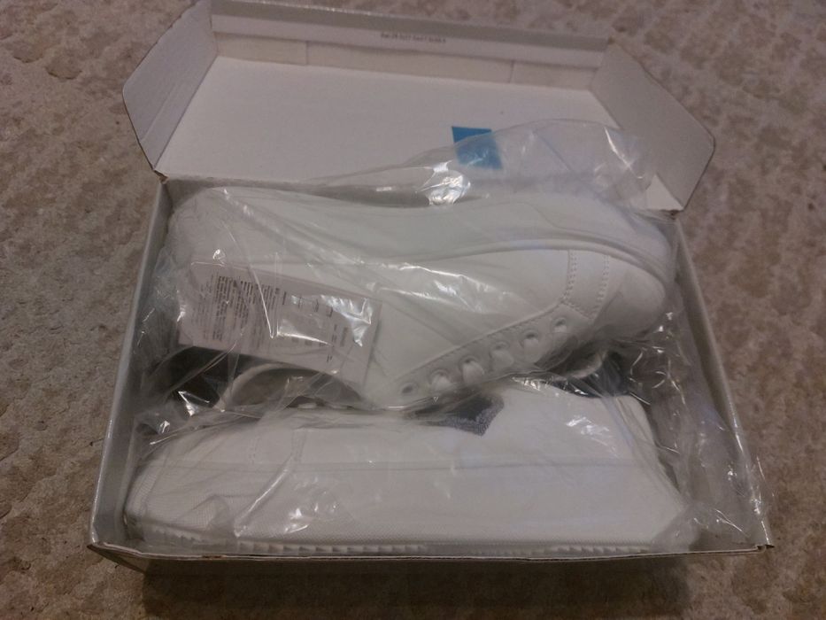 35 лв, нови маратонки с етикет, 38 номер,  стелка 24 см