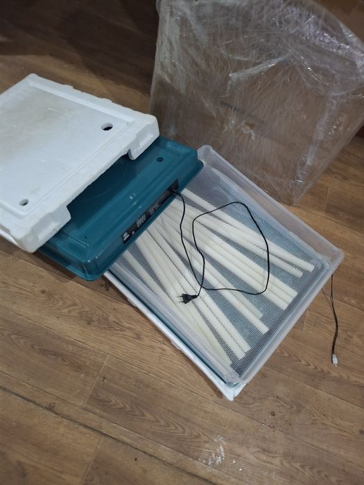 Инкубатор Бизон.