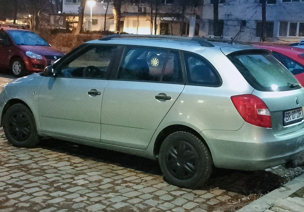 Vând Skoda Fabia