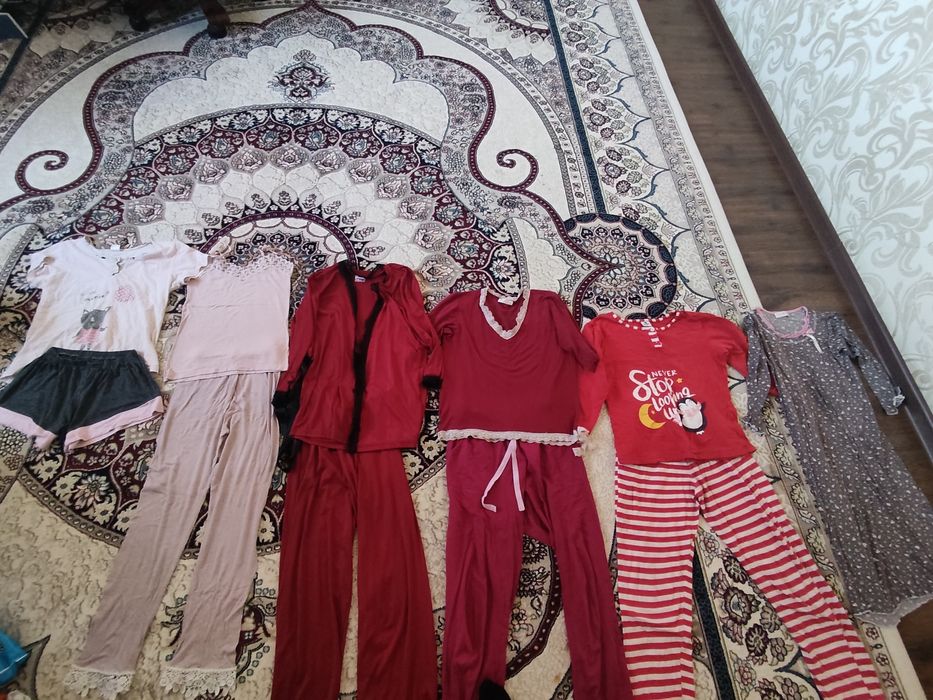 Женские платья, кофты , пижамы , белье  и полотенца
