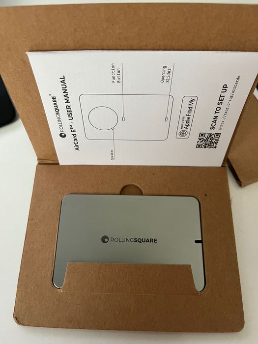 Aircard airtag RollingSquare pt iphone. poate fi pus in portofel