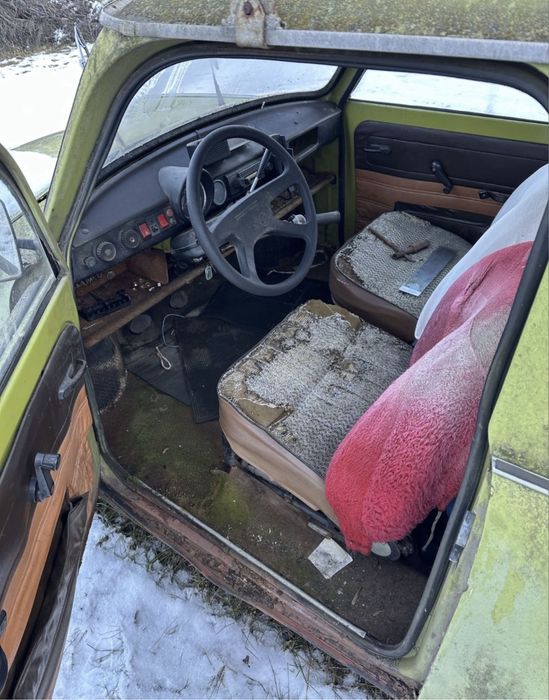 Vând trabant de colecție