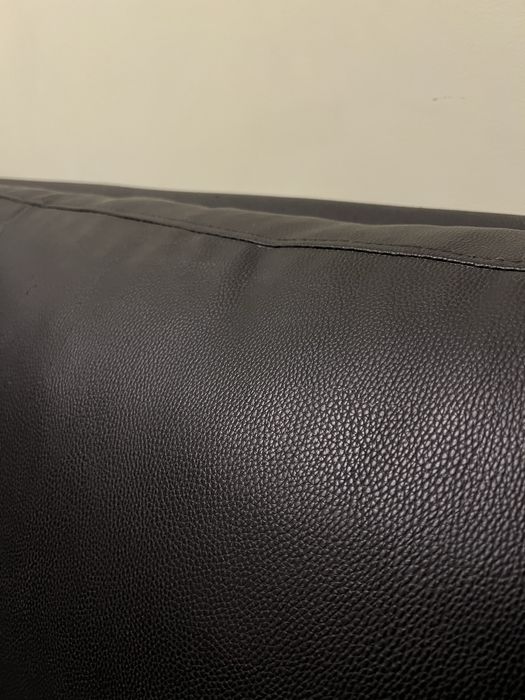 Кожаный диван черный