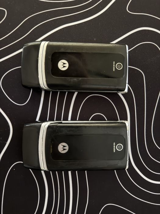 2 telefoane Motorola W375 negre