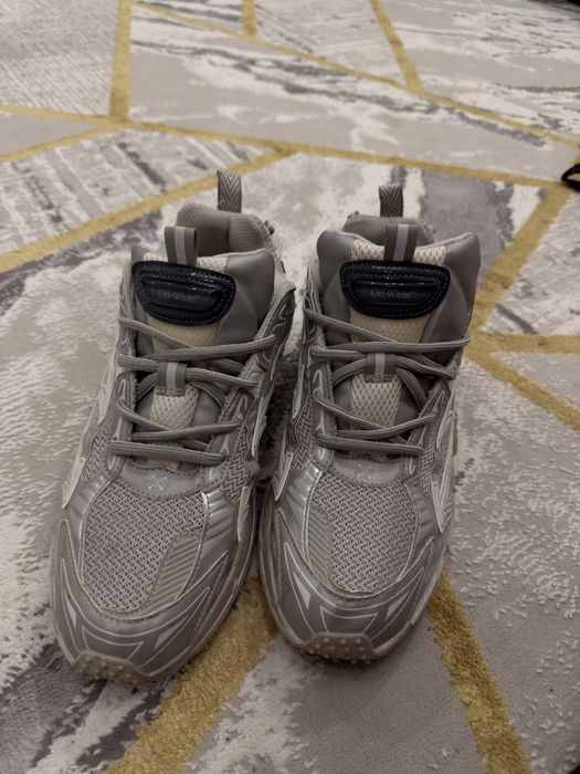off white brb (be right back)