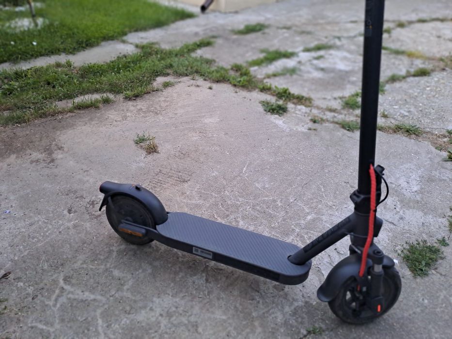 Vând trotineta xiaomi scooter elite 4