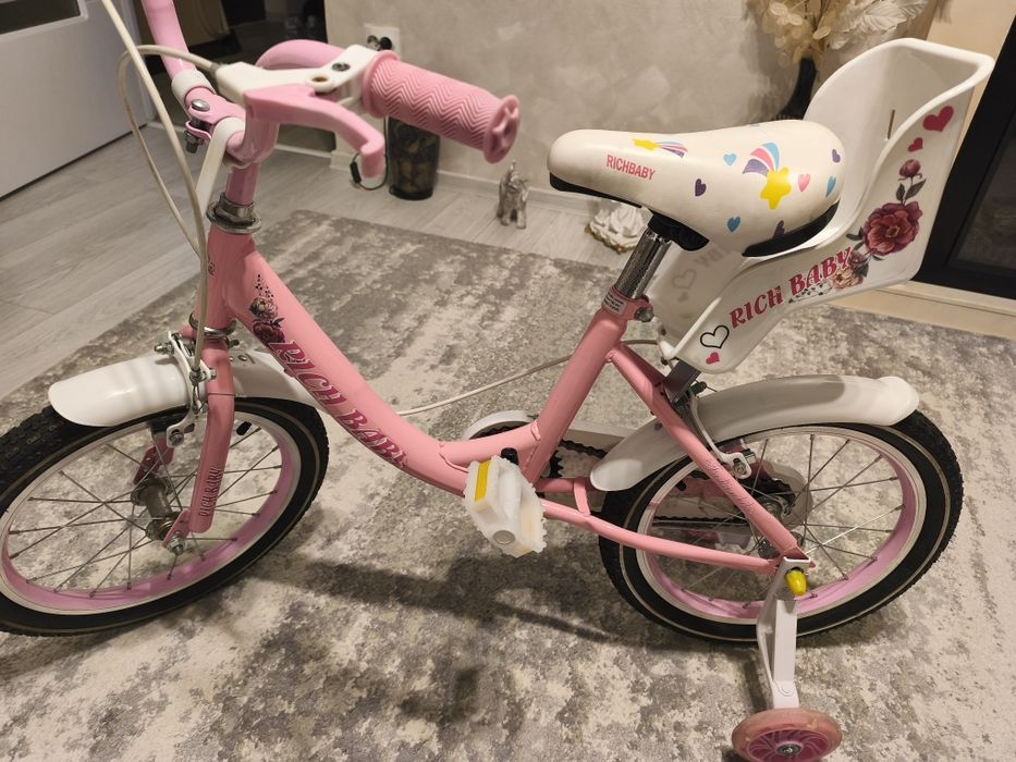 Vând bicicleta copii 5--9 ani