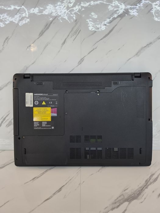 Laptop Medion Akoya cu touchscreen funcțional