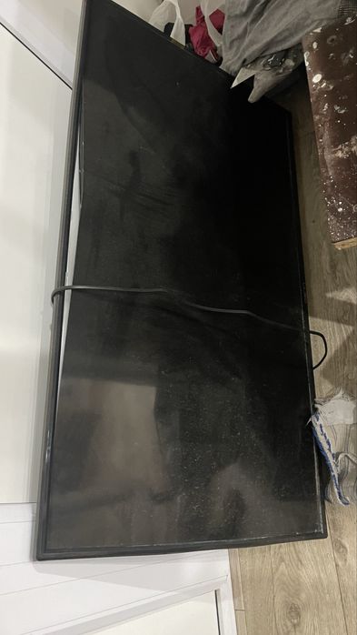 Отдам телевизор разбитый